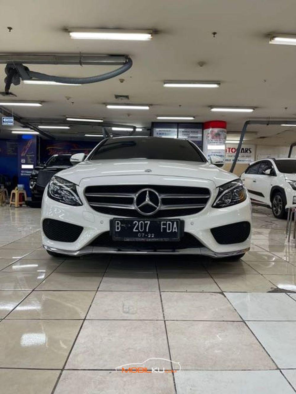 Mobil Mercedes-Benz C-Class 2017