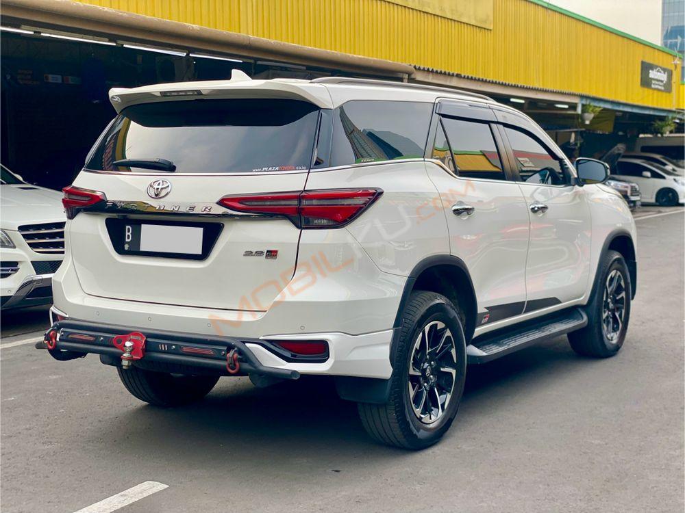 Mobil Toyota Fortuner 2022