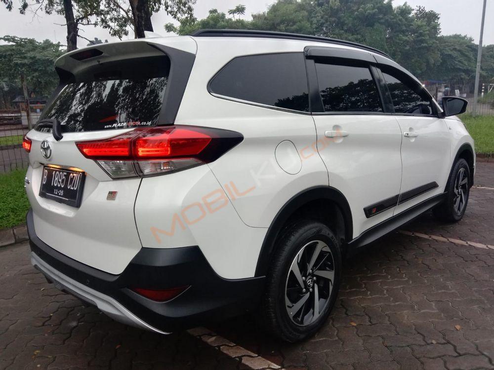 Mobil Toyota Rush 2021