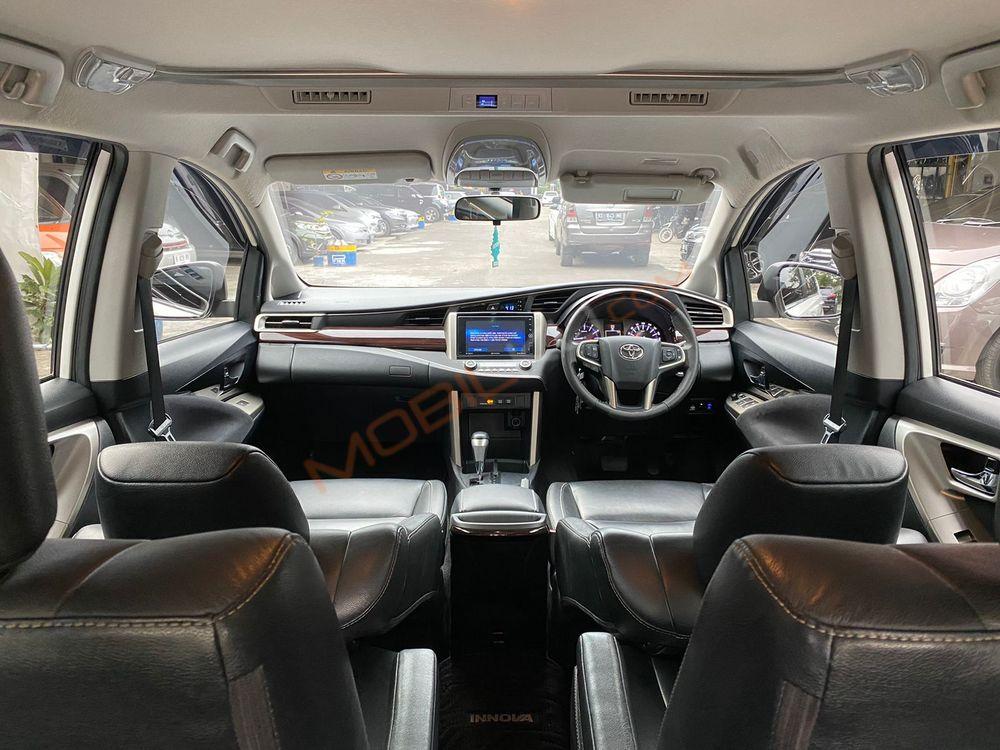 Mobil Toyota Kijang Innova 2017