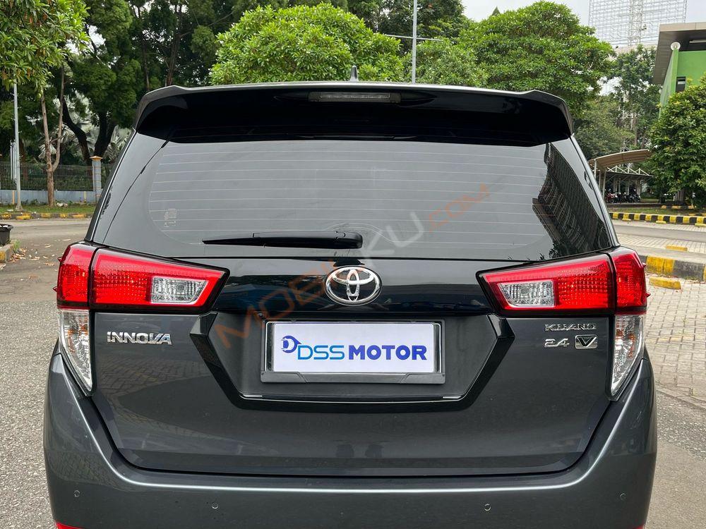 Mobil Toyota Kijang Innova 2022