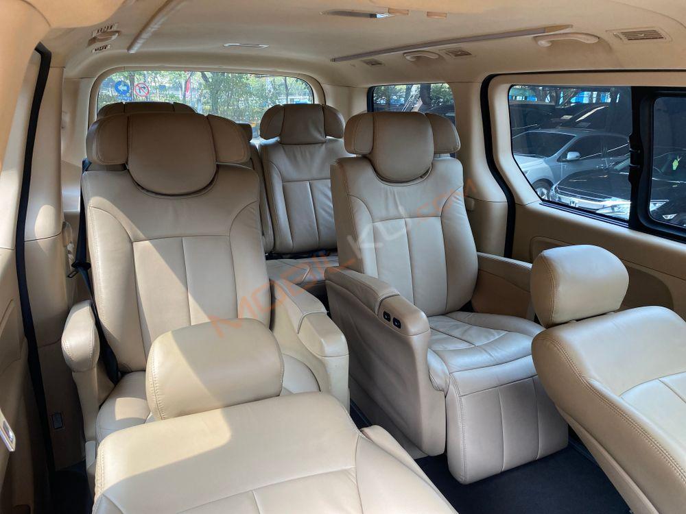 Mobil Kia Sedona 2017