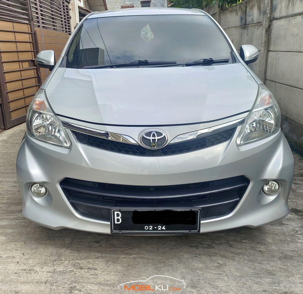 Mobil Toyota Avanza 2013