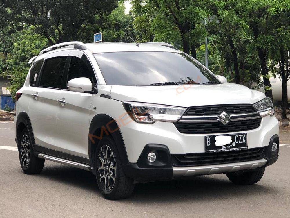 Mobil Suzuki XL7 2022