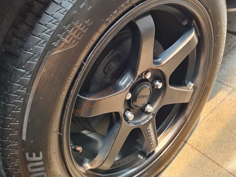 Mobil Toyota Kijang Innova 2017