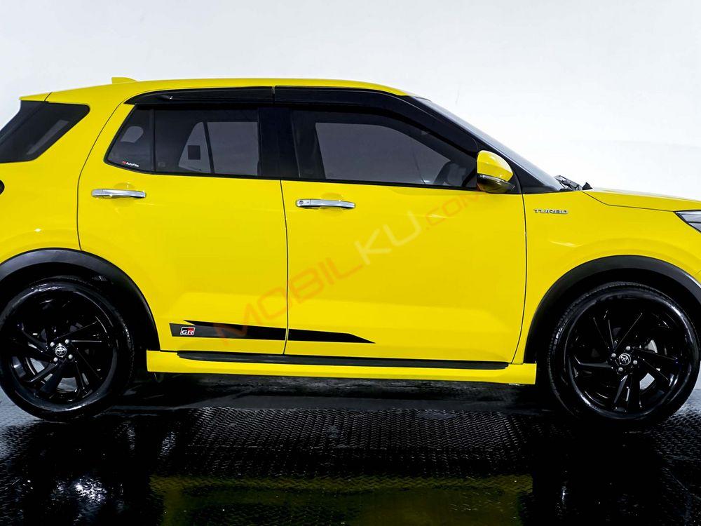 Mobil Toyota Raize 2021