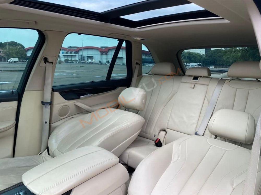 Mobil BMW X5 2015
