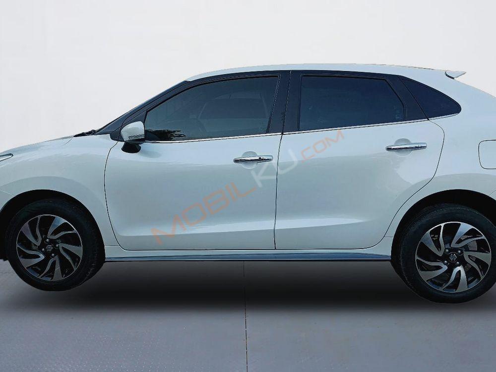 Mobil Suzuki Baleno 2021
