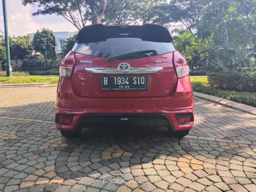 Mobil Toyota Yaris 2014
