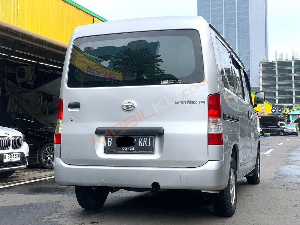 Mobil Daihatsu Gran Max 2015