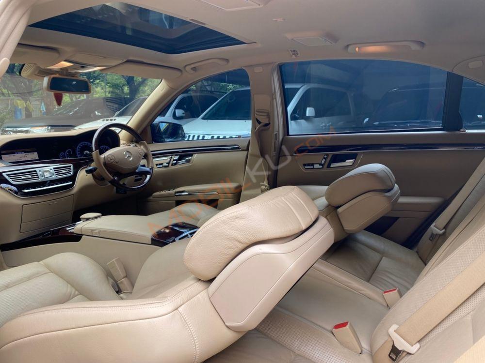 Mobil Mercedes-Benz S-Class 2011