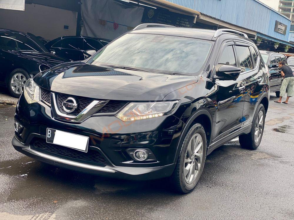 Mobil Nissan X-Trail 2015