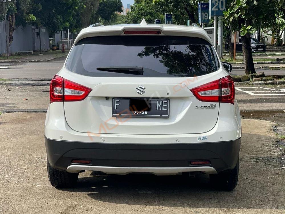 Mobil Suzuki SX4 2018