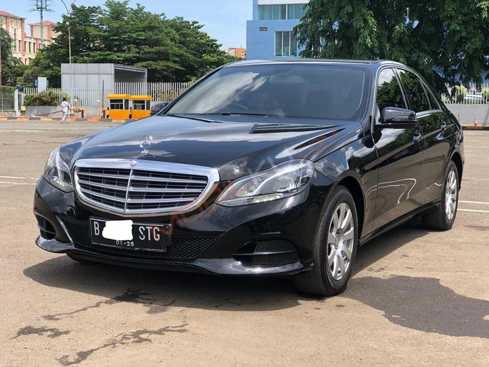 Mobil Mercedes-Benz E-Class 2011