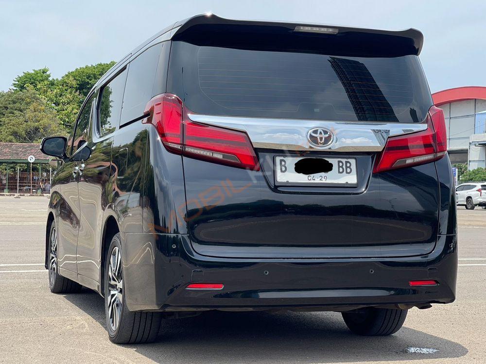 Mobil Toyota Alphard 2020