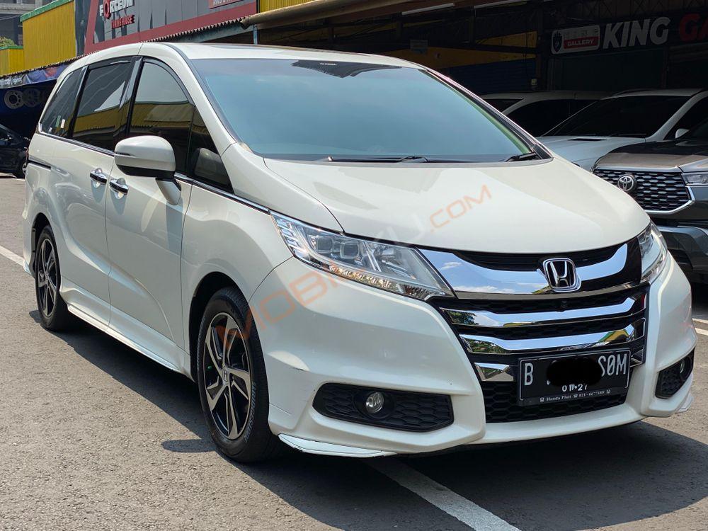 Mobil Honda Odyssey 2016