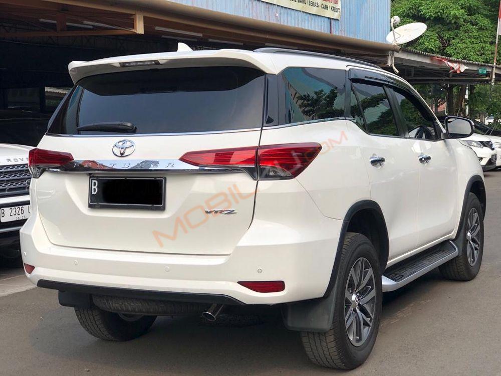 Mobil Toyota Fortuner 2016