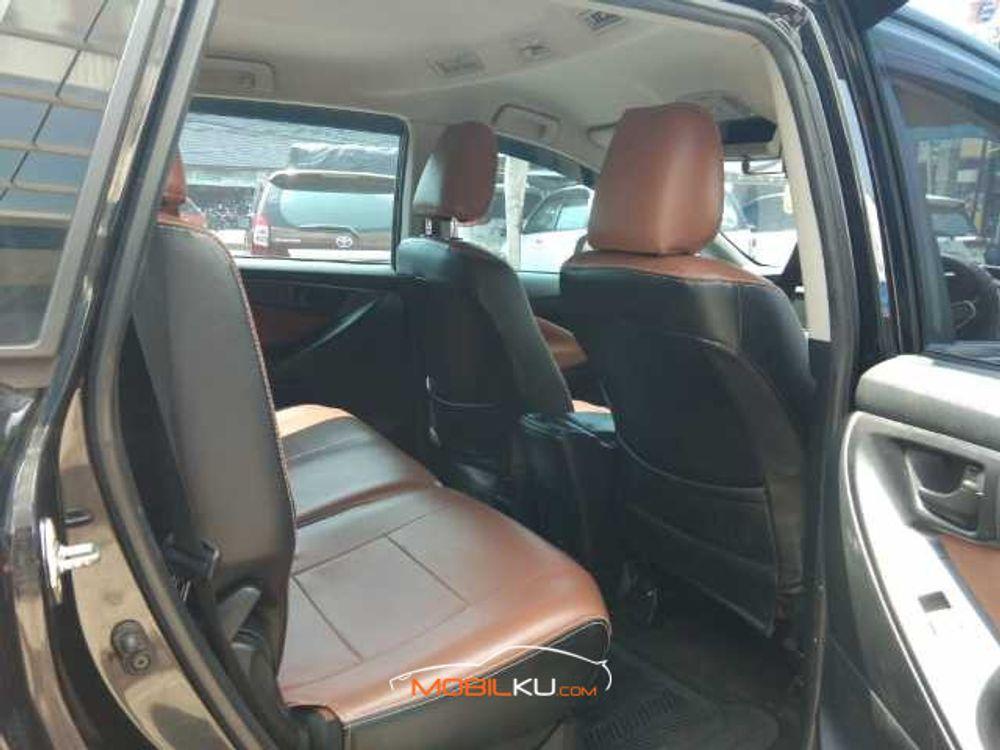 Mobil Toyota Kijang Innova 2017