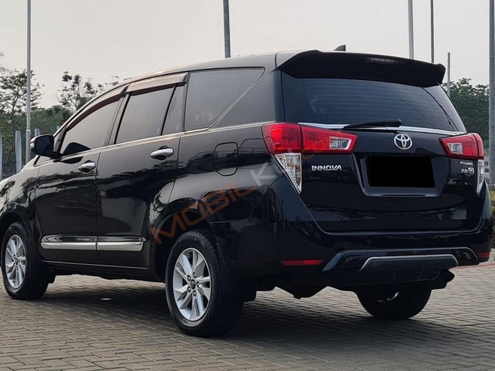 Mobil Toyota Kijang Innova 2016