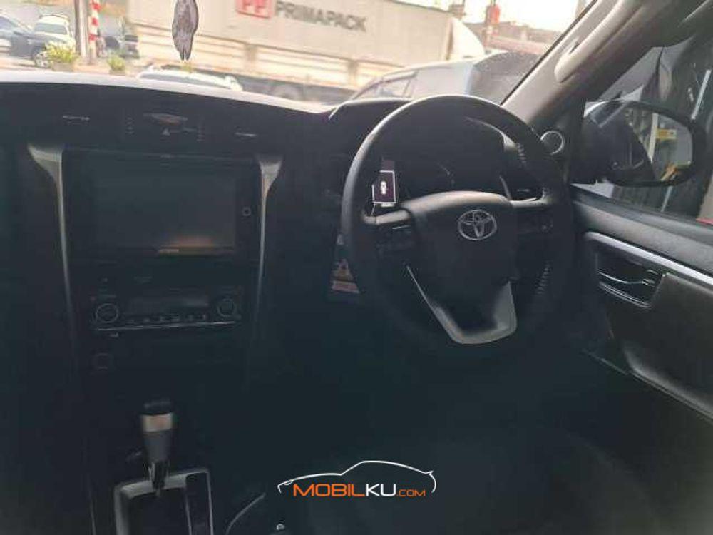 Mobil Toyota Fortuner 2018