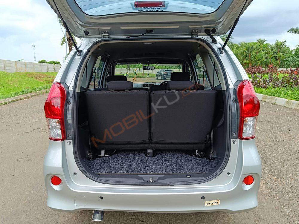 Mobil Toyota Avanza 2013