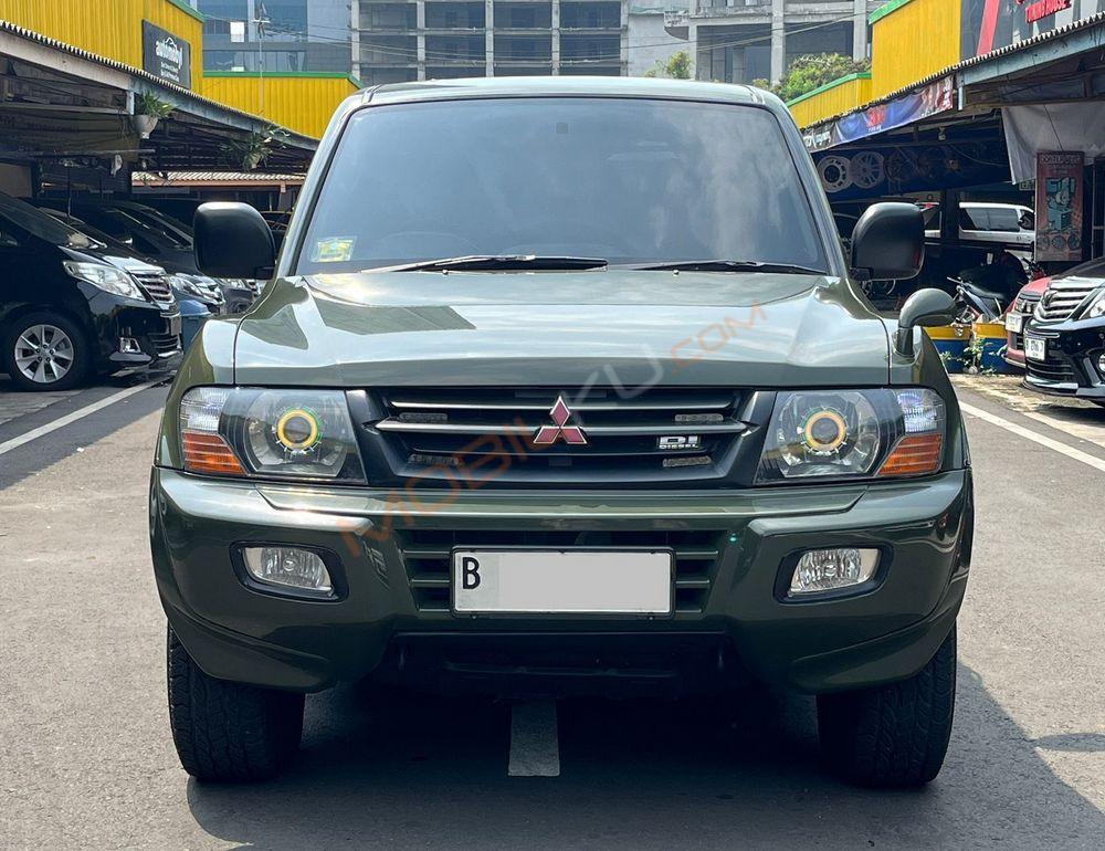 Mobil Mitsubishi Pajero 2001