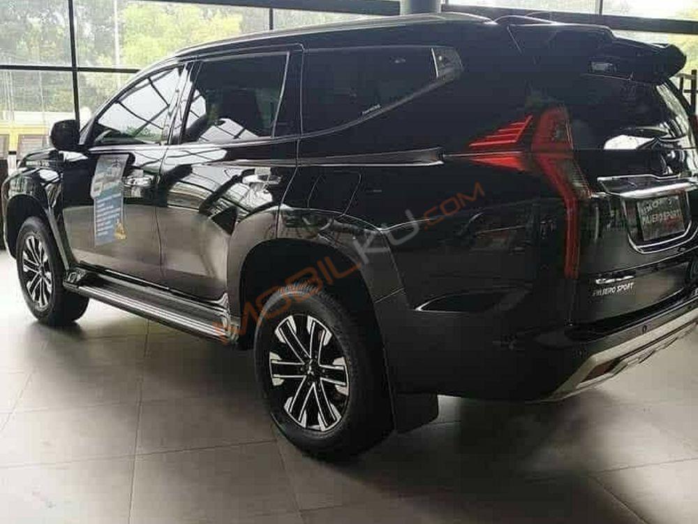 Mobil Mitsubishi Pajero Sport 2022