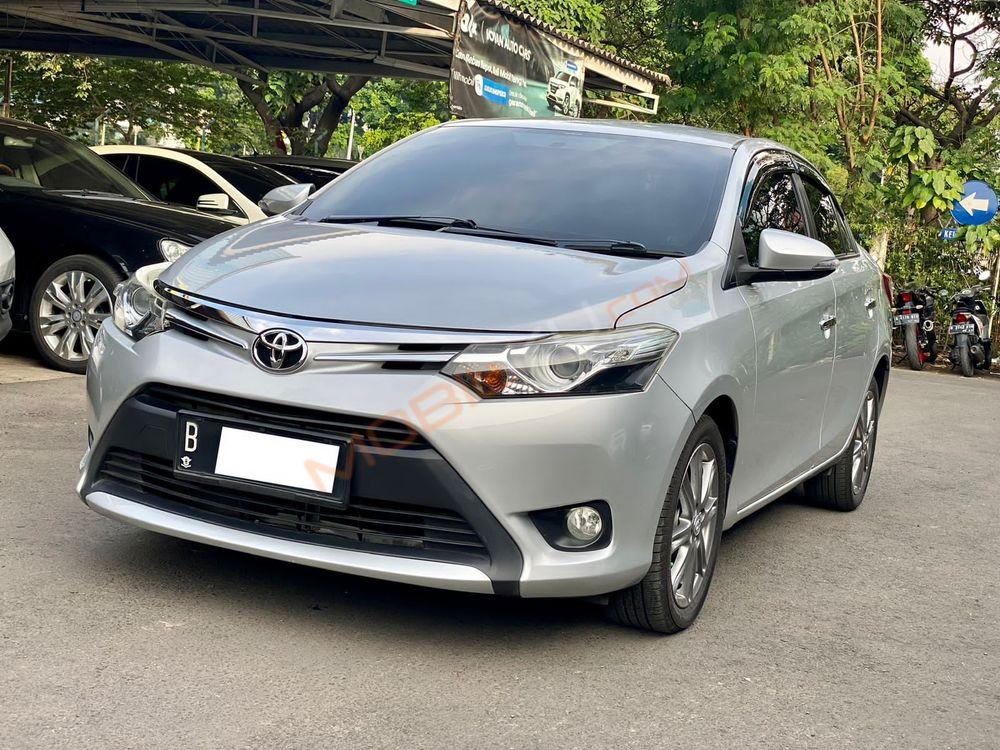 Mobil Toyota Vios 2015