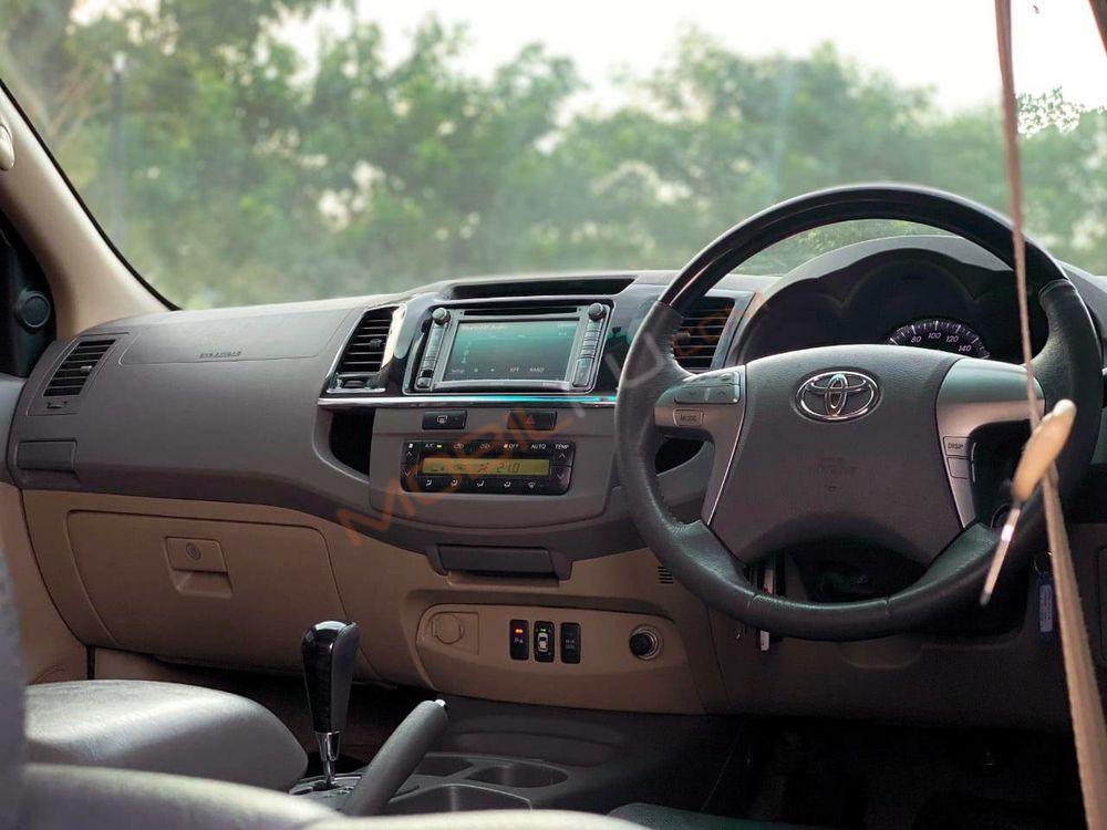 Mobil Toyota Fortuner 2012