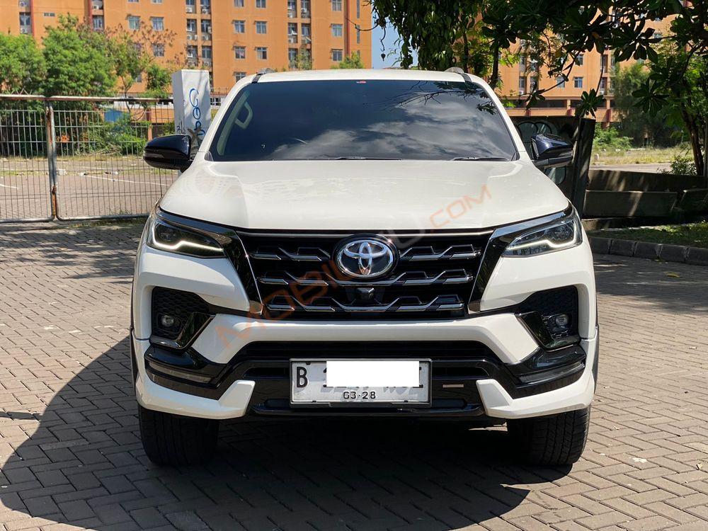 Mobil Toyota Fortuner 2022