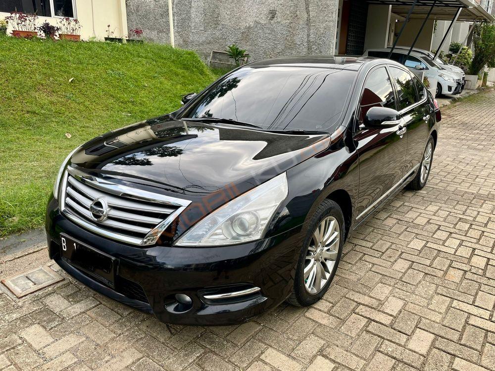 Mobil Nissan Teana 2013