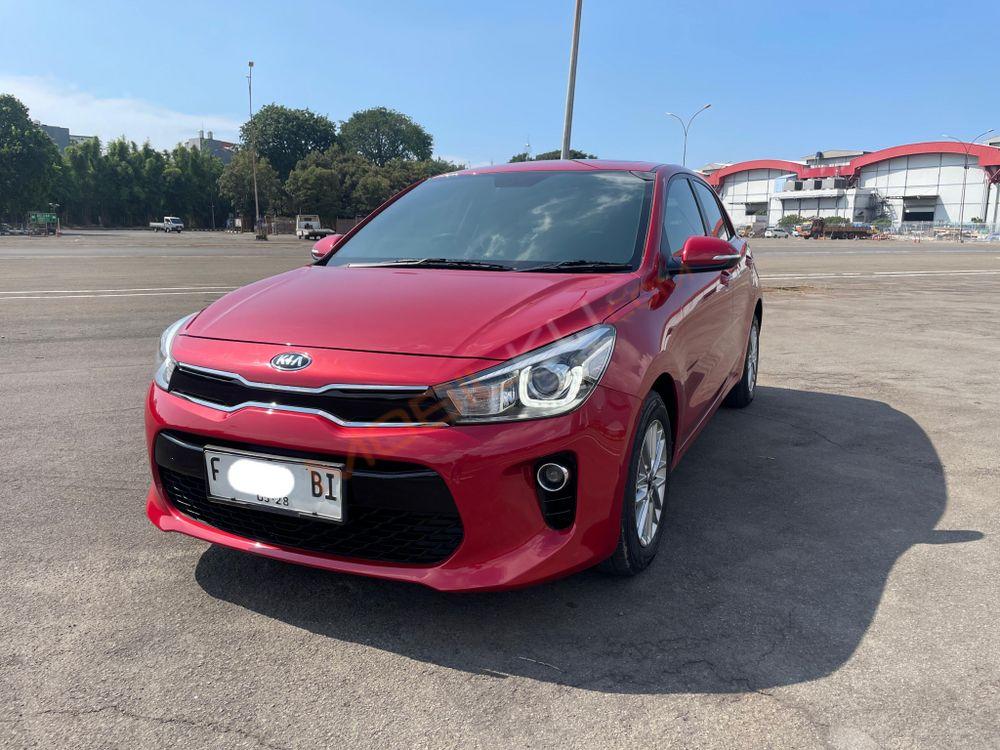 Mobil Kia Rio 2017