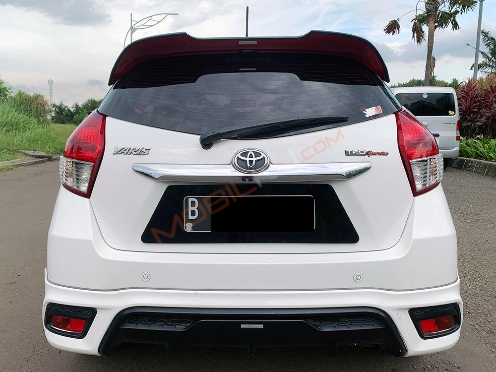 Mobil Toyota Yaris 2016
