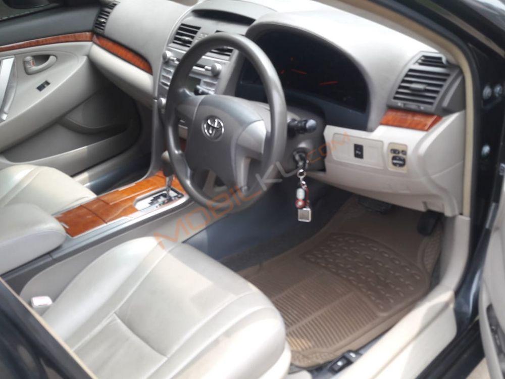 Mobil Toyota Camry 2008