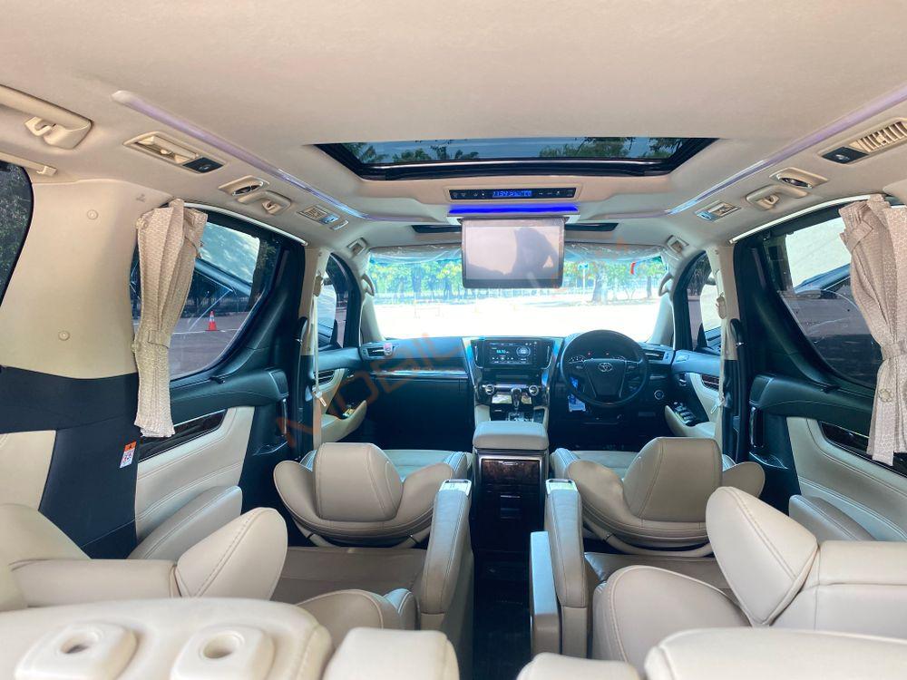 Mobil Toyota Alphard 2023