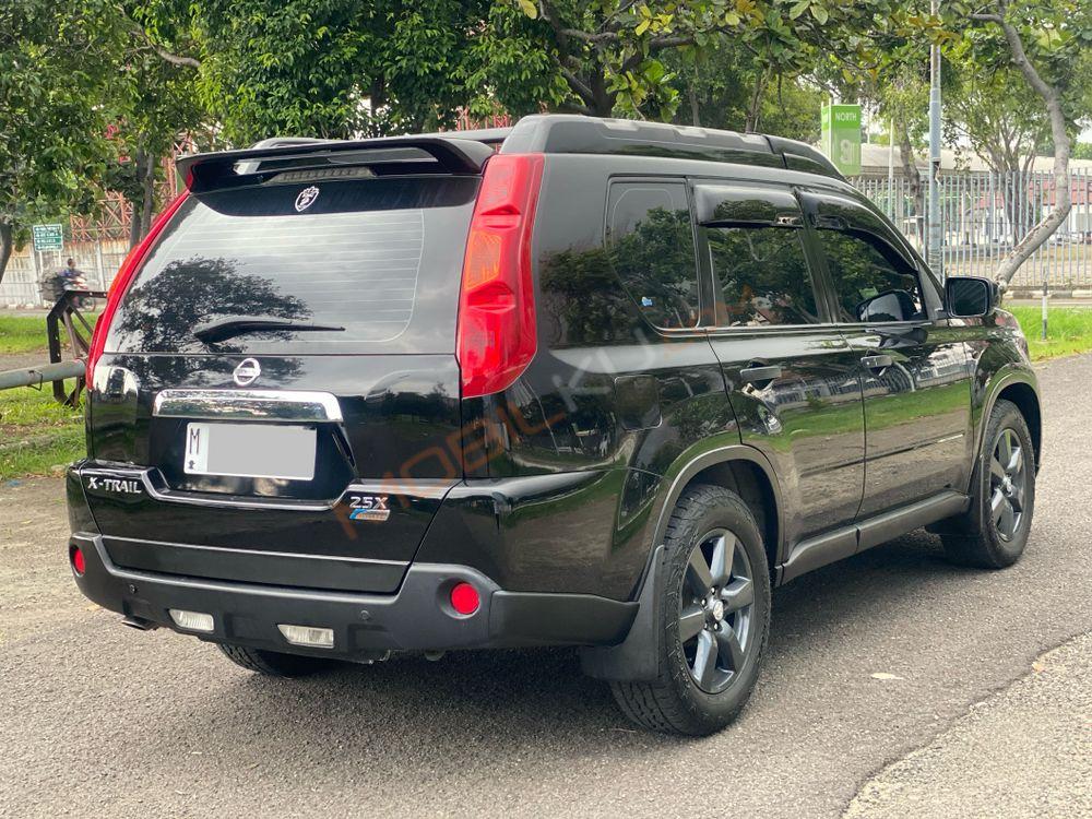 Mobil Nissan X-Trail 2008