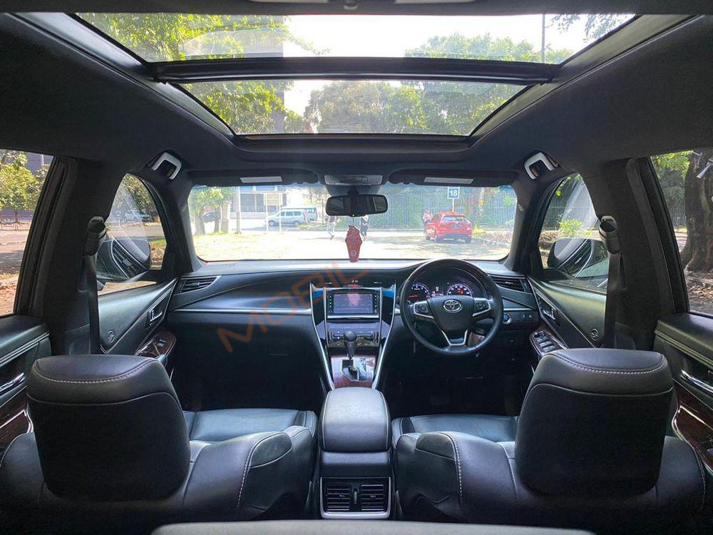 Mobil Toyota Harrier 2015