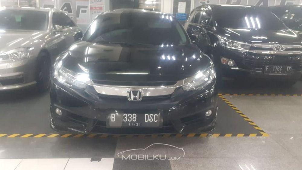 Mobil Honda Civic Sedan 2016