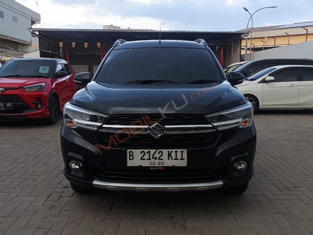 Mobil Suzuki XL7 2022