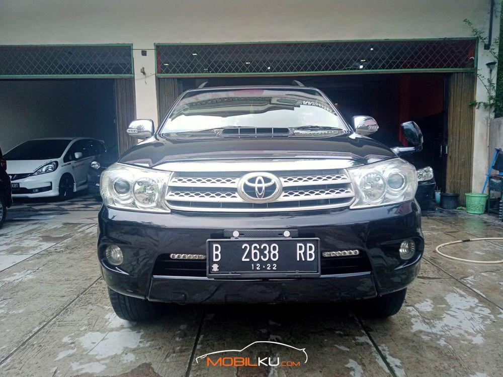 Mobil Toyota Fortuner 2007
