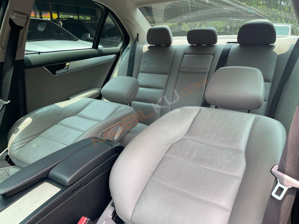 Mobil Mercedes-Benz C-Class 2008