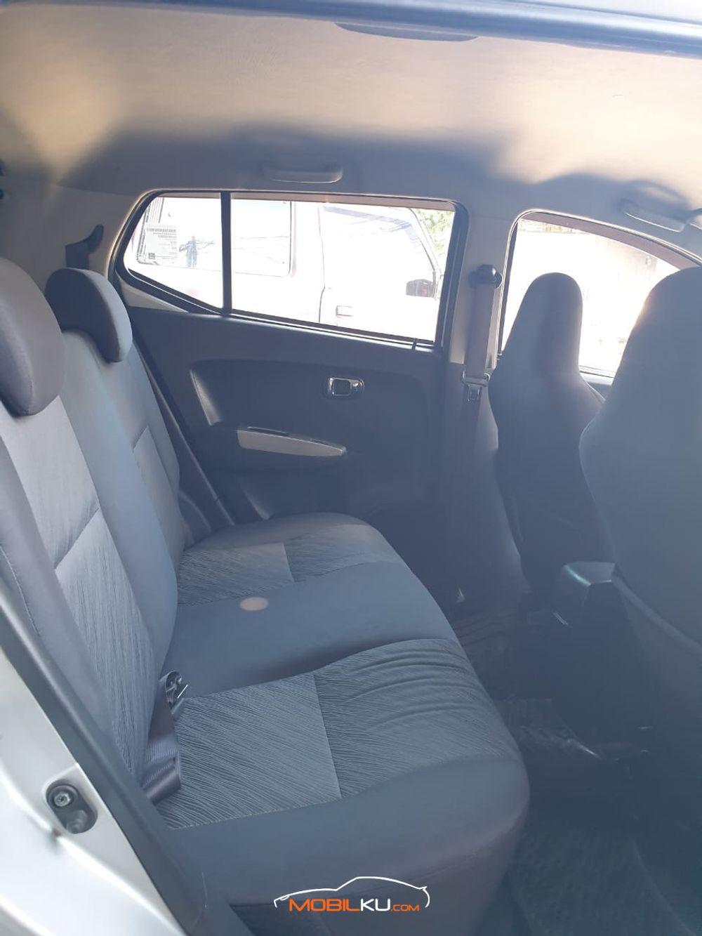 Mobil Toyota Agya 2014