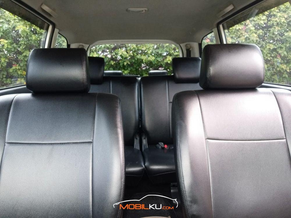 Mobil Daihatsu Xenia 2016