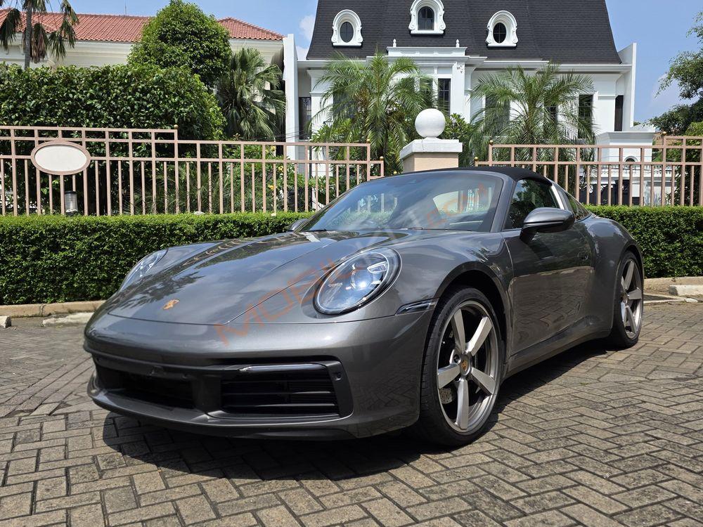 Mobil Porsche 911 2022