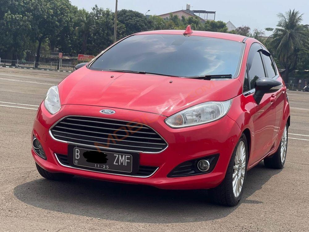Mobil Ford Fiesta 2013