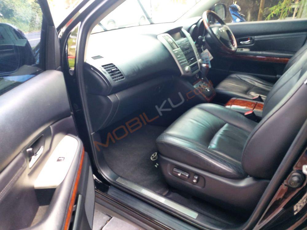 Mobil Toyota Harrier 2003