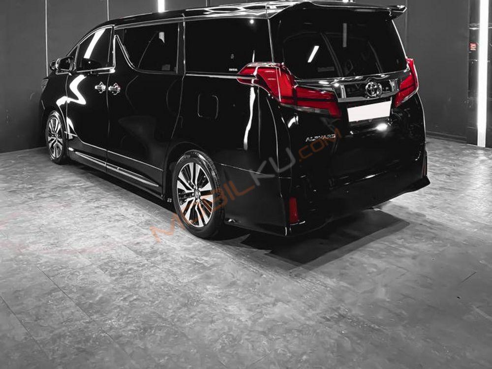 Mobil Toyota Alphard 2018