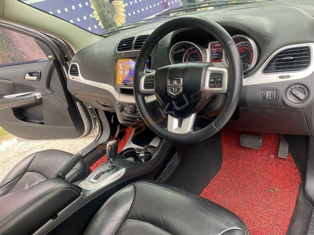 Mobil Dodge Journey 2014