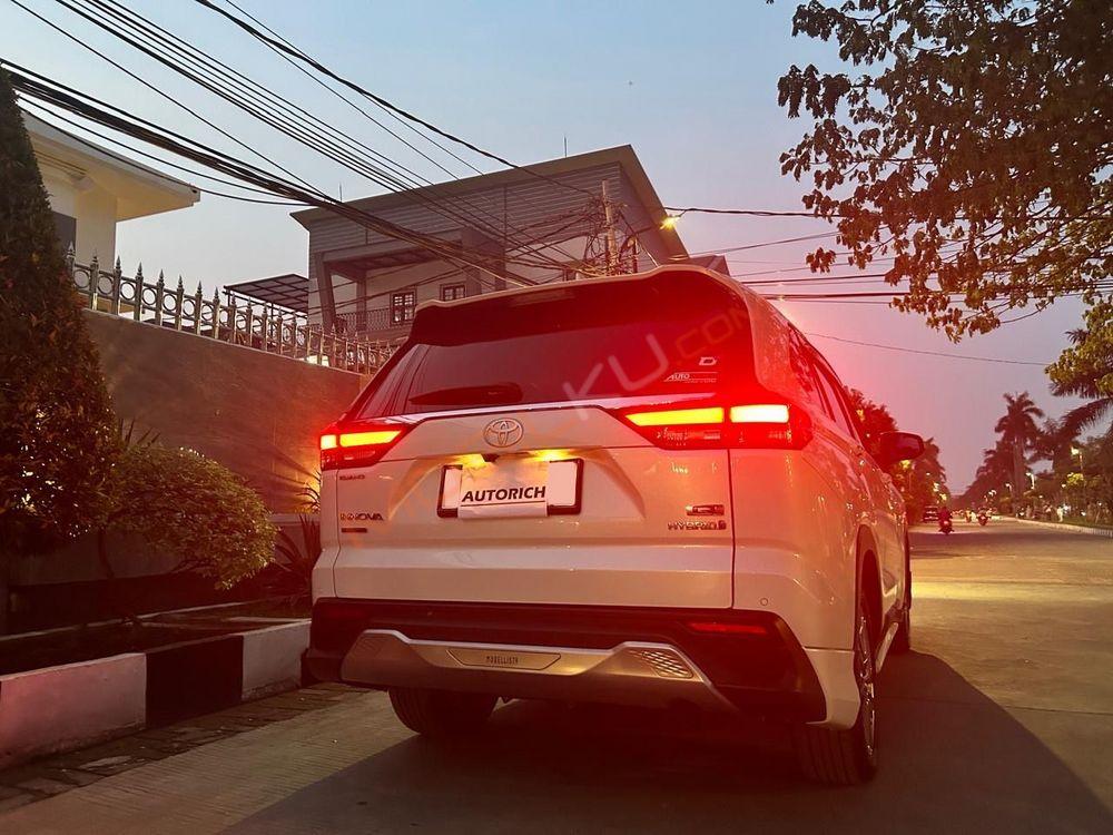 Mobil Toyota Kijang Innova Zenix 2023