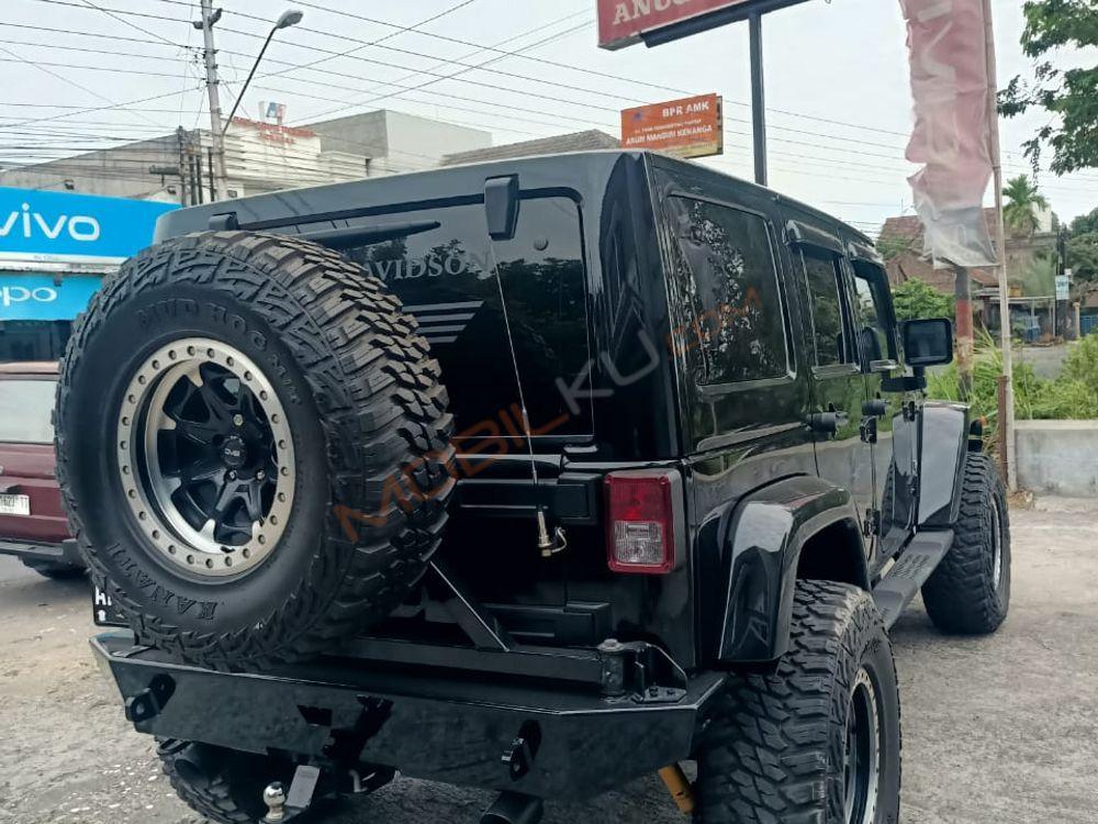 Mobil Jeep Wrangler 2011